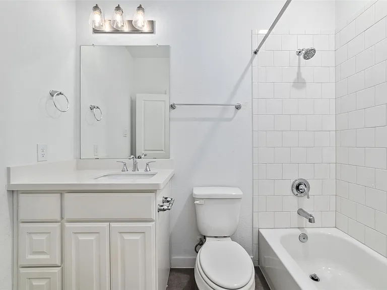 7315 Camden Crestwood Way — Photo 32
