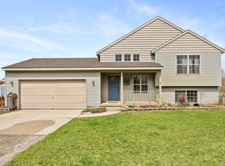 10480 Wolven Ave NE, Rockford, MI 49341