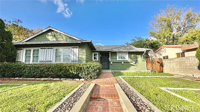 1st image of 16847 Rinaldi St