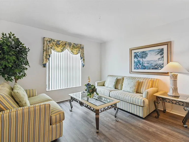 640 Chadbury Way — Photo 43
