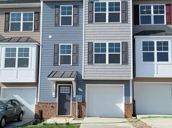 67 Olga Dr, Martinsburg, WV 25403