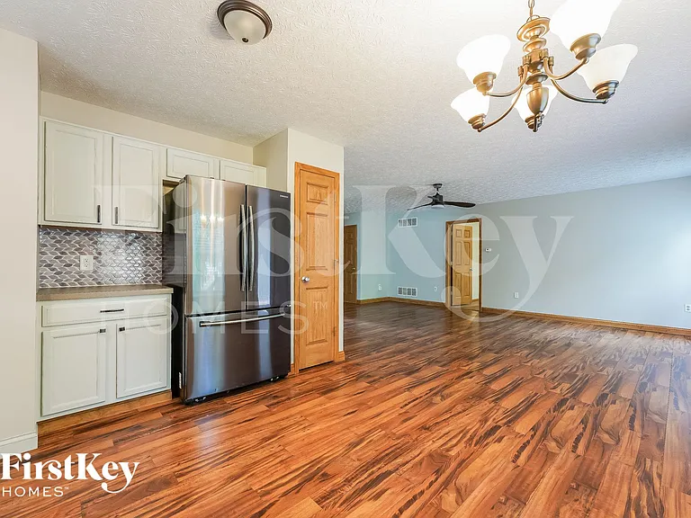 426 Flat River St — Photo 5