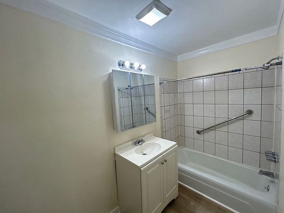 5th image of 271 Hamilton Ave #2