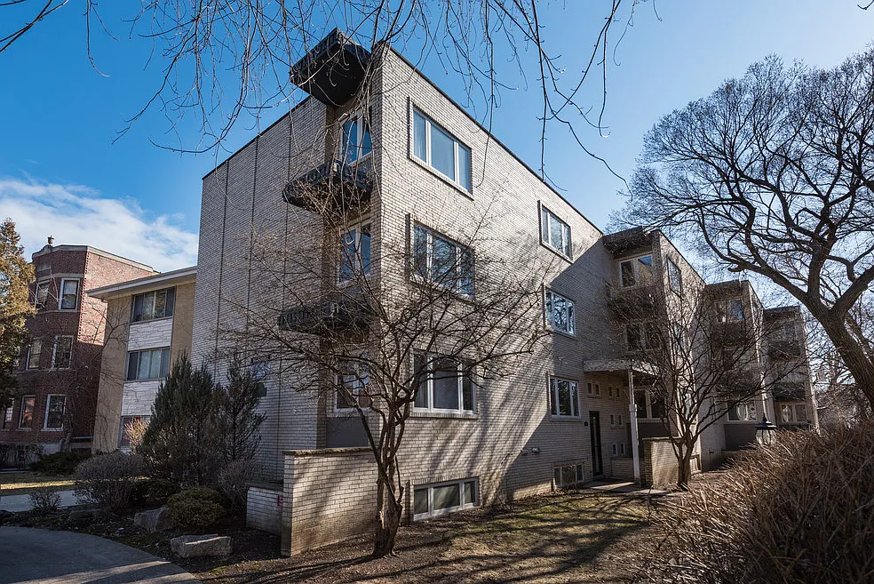 3 bed, $2,750 — Photo 1