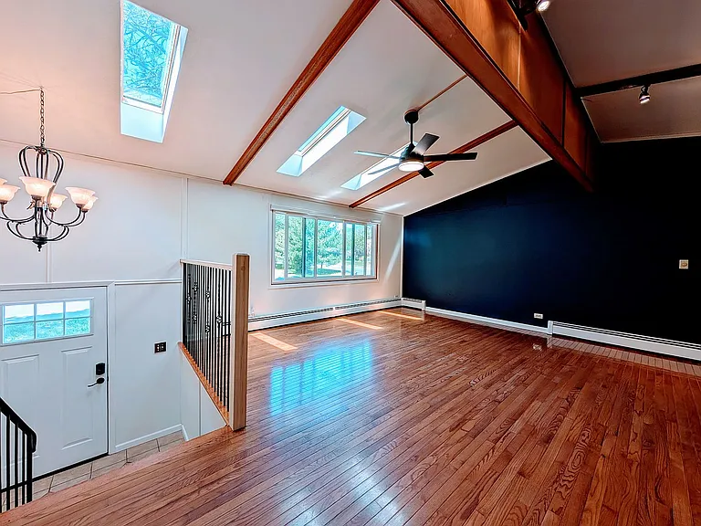 26745 Freeport Ave — Photo 3
