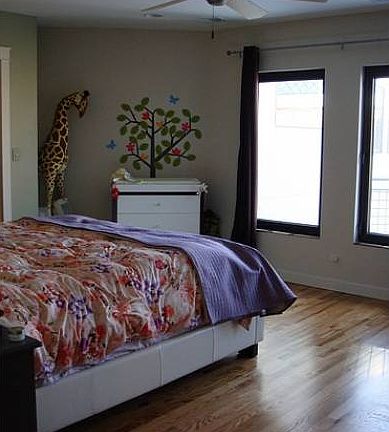 rear bedrm w/ 2nd balcony