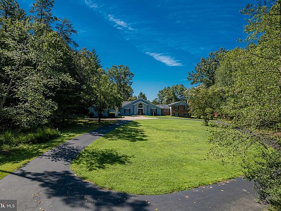 3rd image of 39249 Saint Thomas Dr
