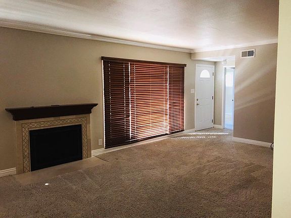 4th image of 10736 Bogardus Ave
