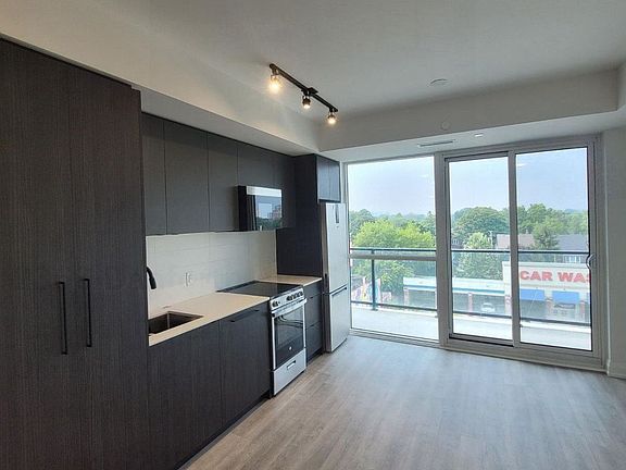 4th image of 2369 Danforth Ave #507