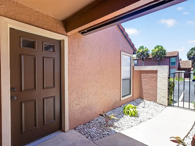 659 Montego Bay Ct — Photo 3