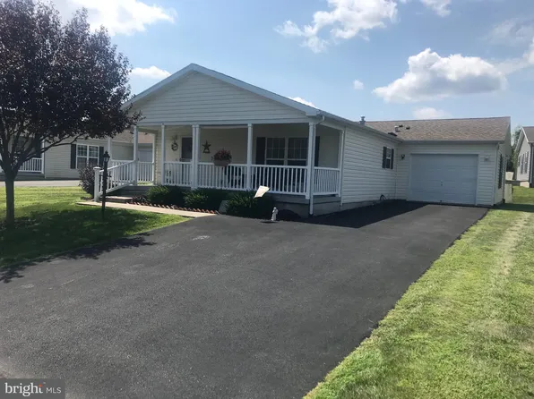 34 Eagles Watch N, Bechtelsville, PA 19505