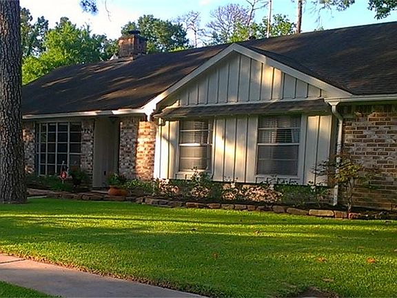 Front of Home...Cute
