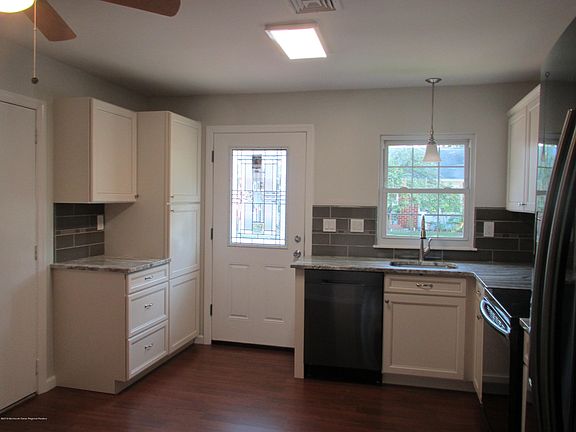 5th image of 1255 B Hamilton Court #B