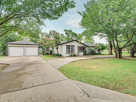 4th image of 604 Joy Ln