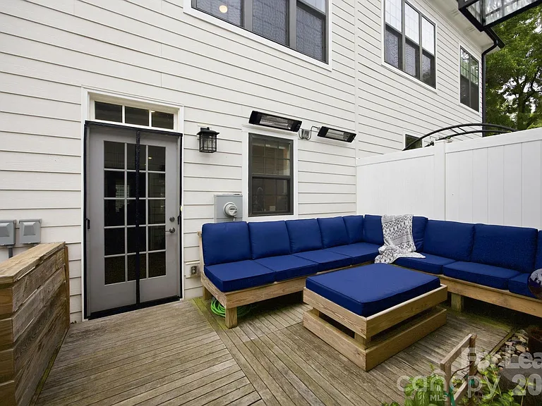 519 Griffith Village Ln — Photo 17