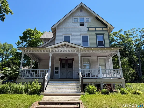 33 Church Street, Guilford, CT 06437