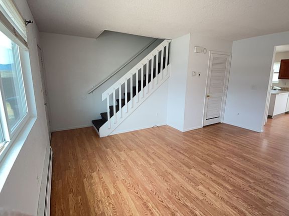 4th image of 3247 1/2 Main St #C