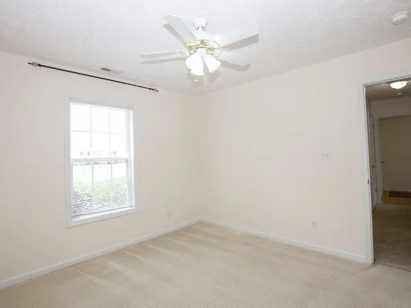 106 Harvest Ln, Raeford, NC 28376