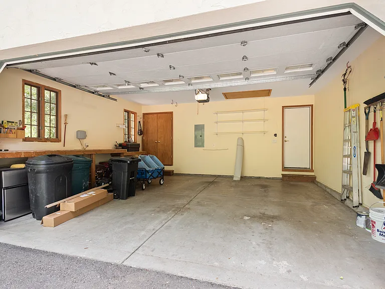 180 River Oaks Ln — Photo 26