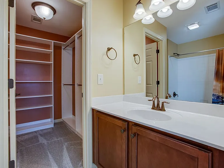 417 Gambrel Ct — Photo 30