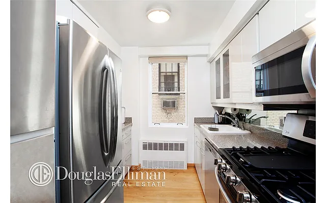 Rented by Douglas Elliman | media 7