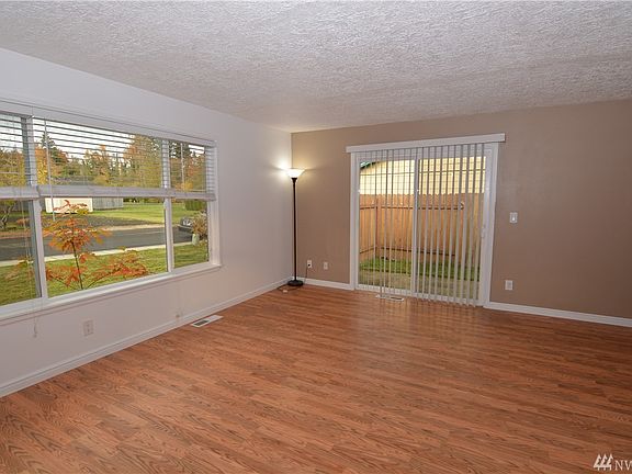5th image of 401 Lakewood Ct SE