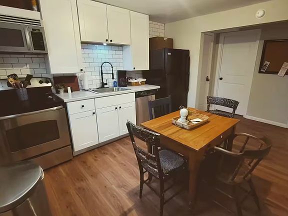 4th image of 811 S Saint Louis St #4