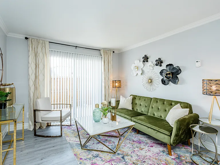 Villa Solano Apartments — Photo 12