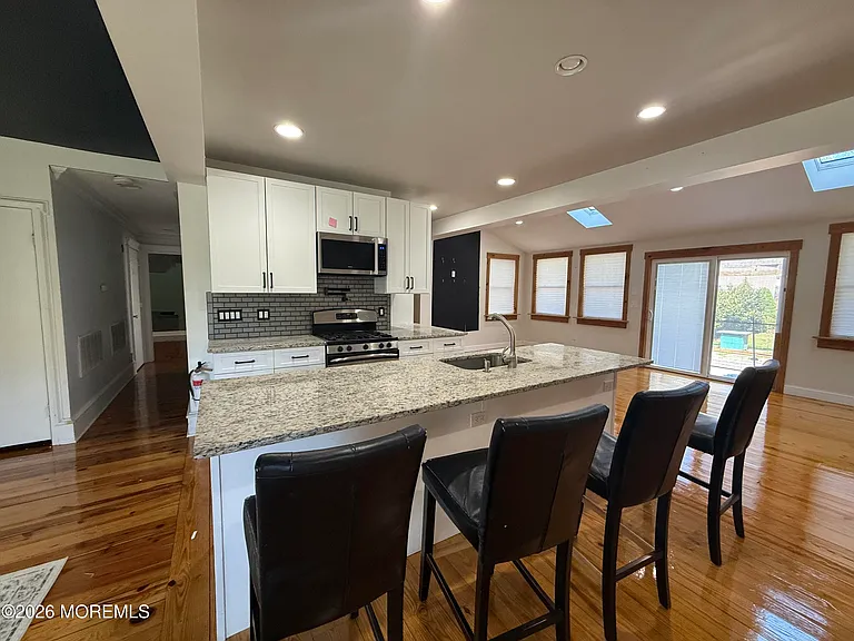 605 Farrelly Ave — Photo 4
