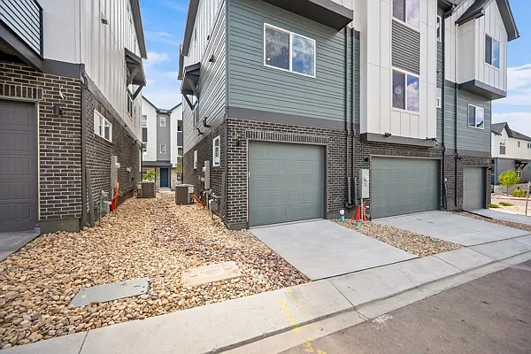 4037 Ascend Grv — Photo 49