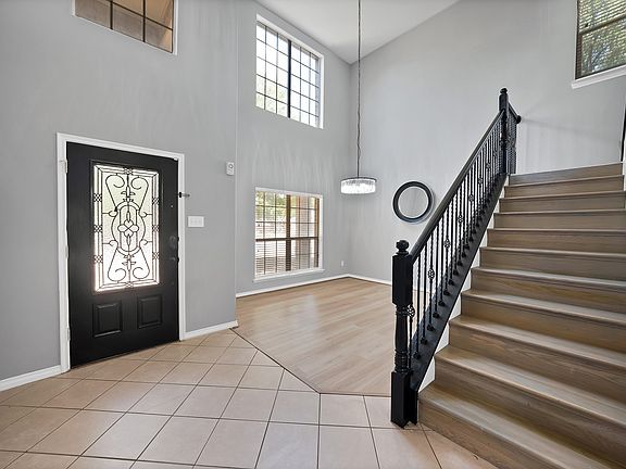5th image of 3822 Spring Run Ln