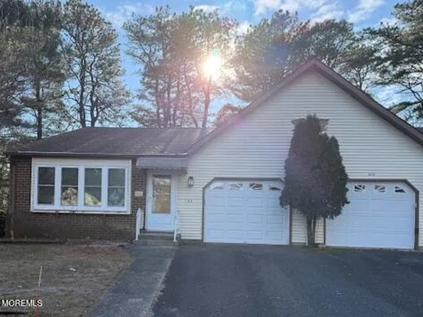 16 Ivy Ct #A, Manchester Township, NJ 08759