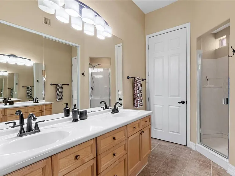 3800 S Cantabria Cir #1040 — Photo 11