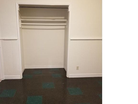 4th image of 1927 E 115th St