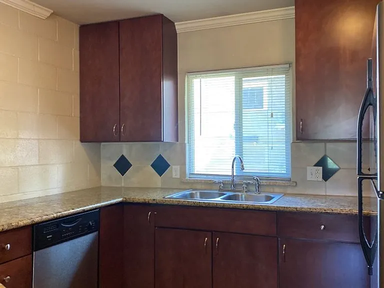 125 E Mrytle Flats — Photo 39