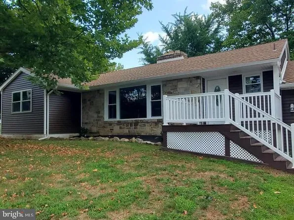 160 N Crawford Rd, Grantville, PA 17028