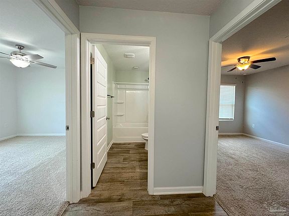5th image of 10620 Queens Gate Cir