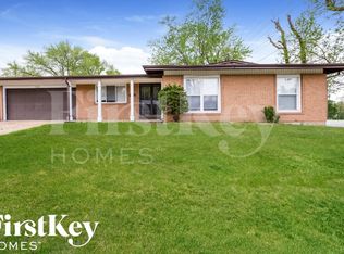3310 Hambletonian Dr, Florissant, MO 63033