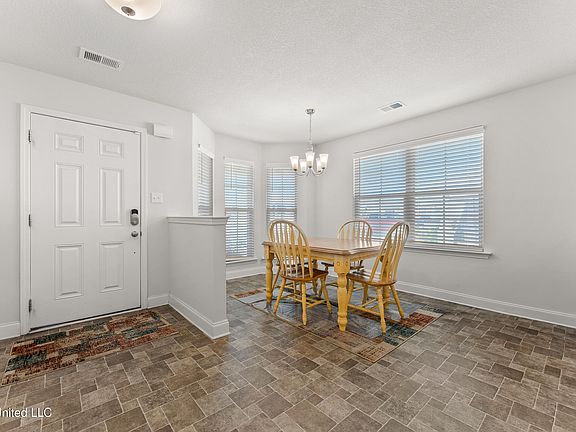 3rd image of 8356 Park Pike Dr