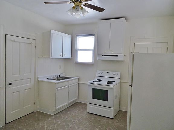 4th image of 462 N Chatham St