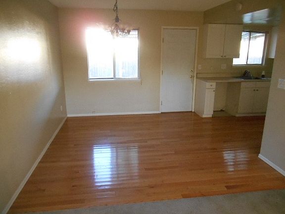 4th image of 1505 21st St NE