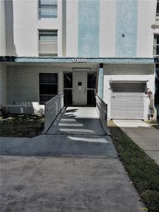 17620 Atlantic Blvd APT 103, Sunny Isles Beach, FL, 33160