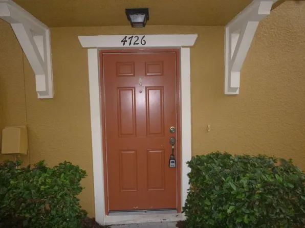 4726 Somerset Hill Ln, Riverview, FL 33578