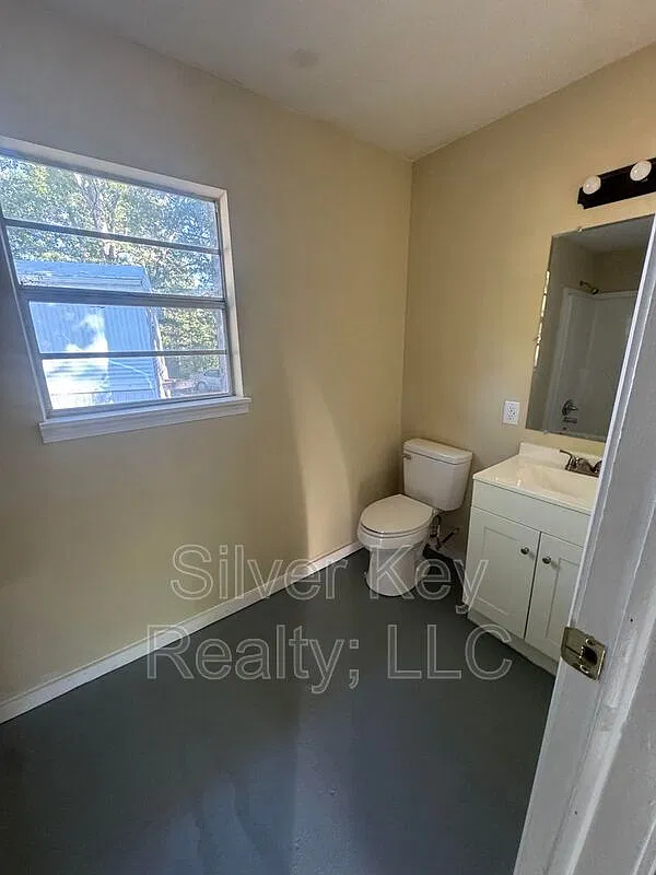 1 bed, 1.0 bath, $695 — Photo 3
