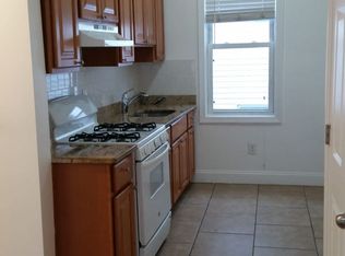 522 Saratoga St APT 3, Boston, MA 02128