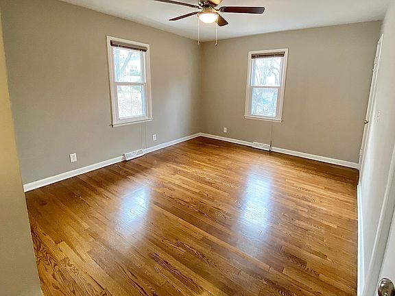 4th image of 4920 Rainbow Blvd