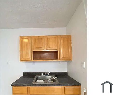5th image of 165 Linden St #3