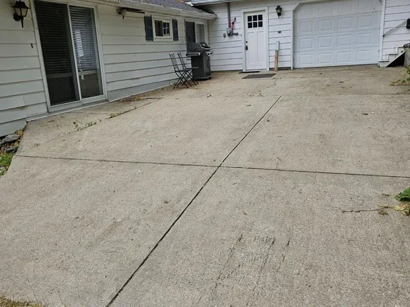 2463 Portland St, Crystal, MI 48818