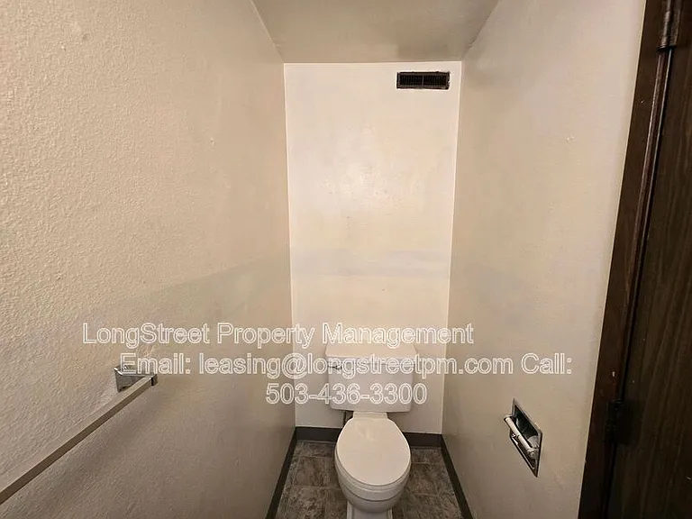 2145 NW Highland Dr #2 — Photo 20