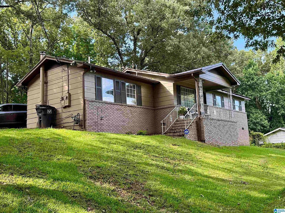 1st image of 1237 W Forest Dr